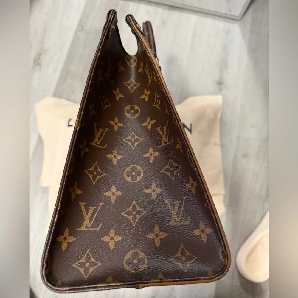 Louis Vuitton onthego MM revese monogram